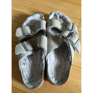 Fuzzy Birkenstocks size 39 grey